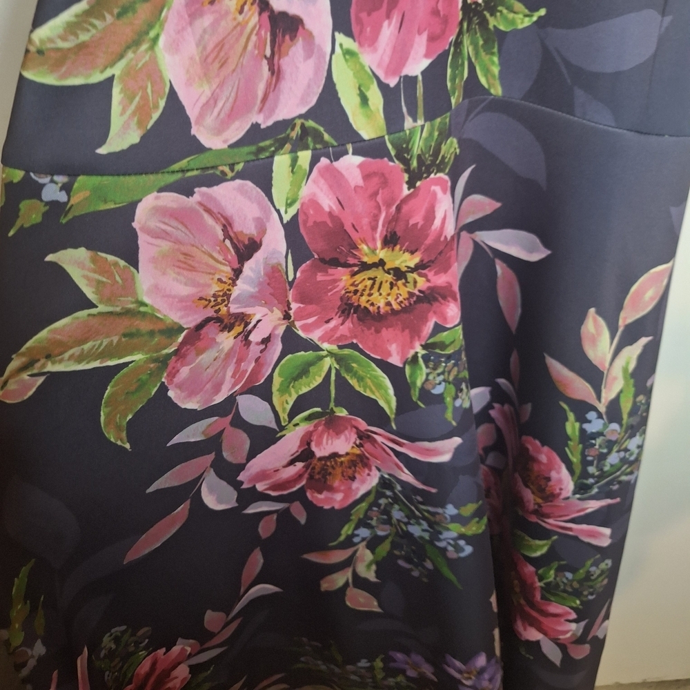 Floral Sleeveless Maxi Dress - Black and Pink - Picture 3 of 5